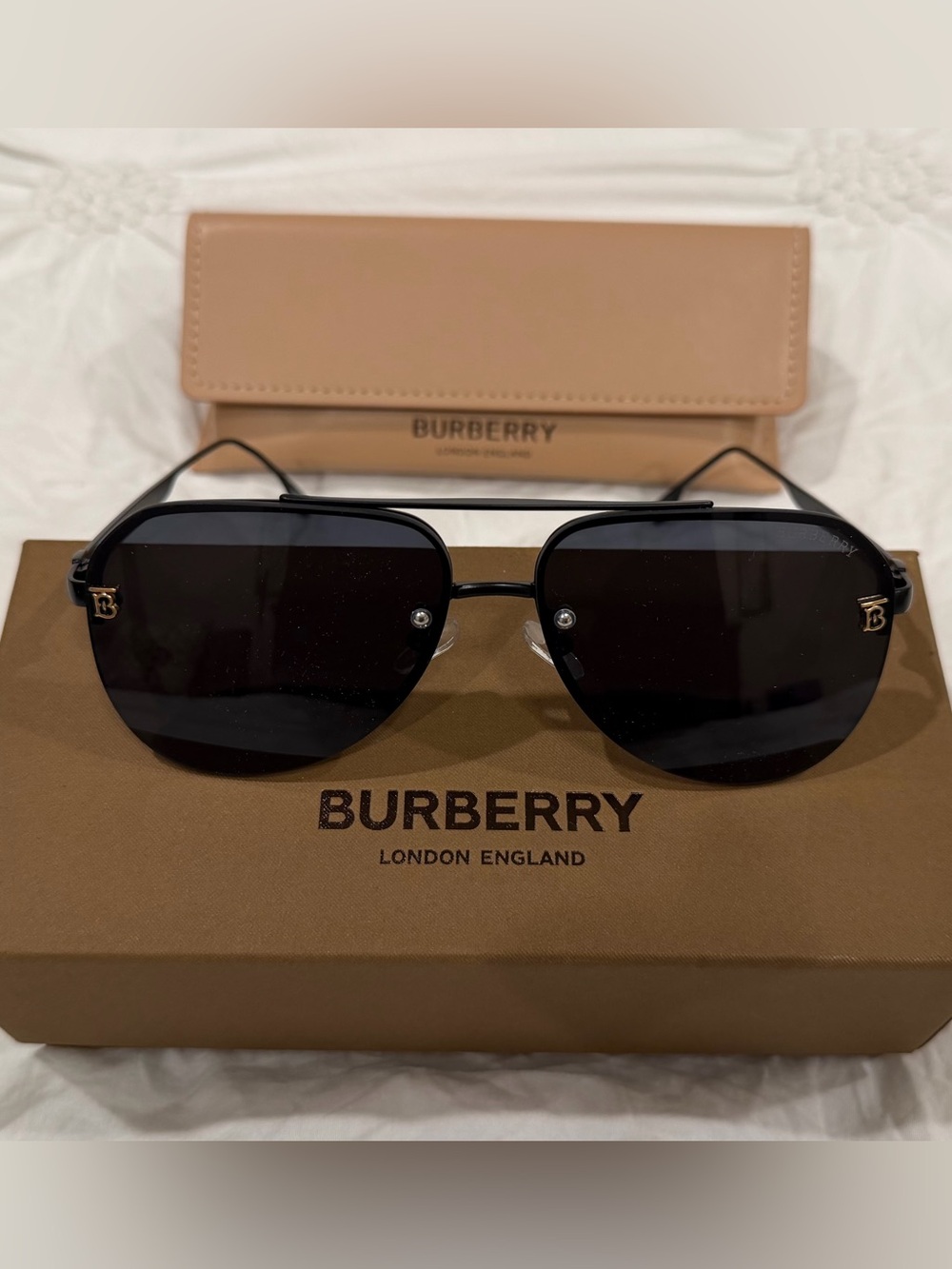 Burberry Black Metal Aviator Sunglasses